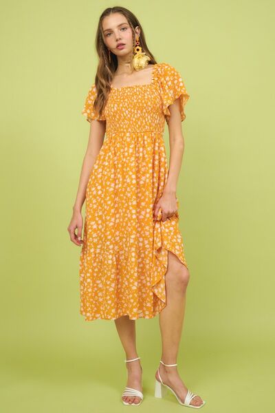 Robe midi smockée à manches papillon et imprimé floral Mittoshop
