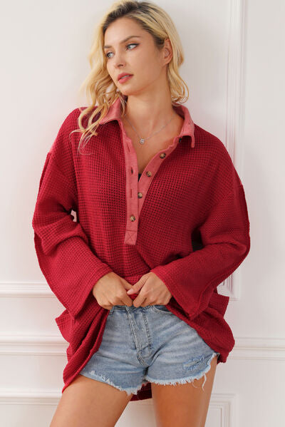 Robe à col avec boutonnage partiel et poches