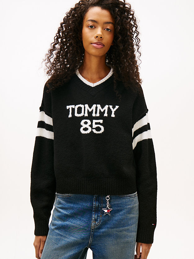 Intarsia Logo V-Neck Relaxed Jumper