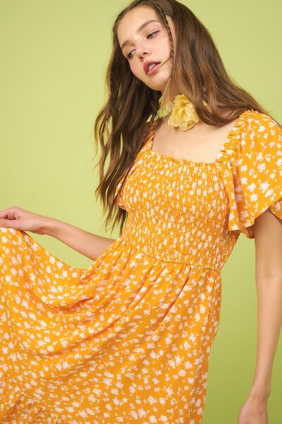 Robe midi smockée à manches papillon et imprimé floral Mittoshop