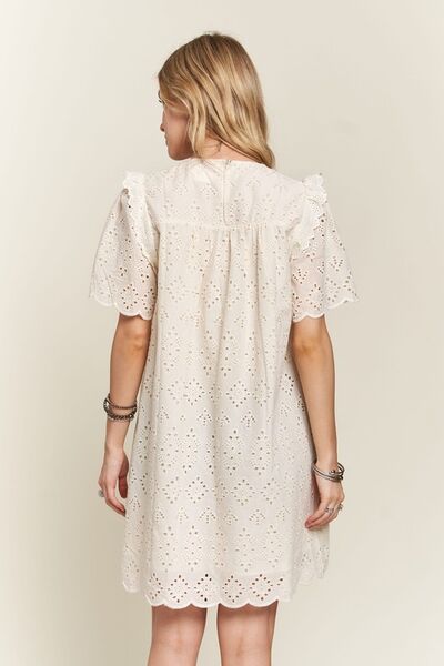 ADORA Rüschenkleid mit Lochstickerei und Rundhalsausschnitt