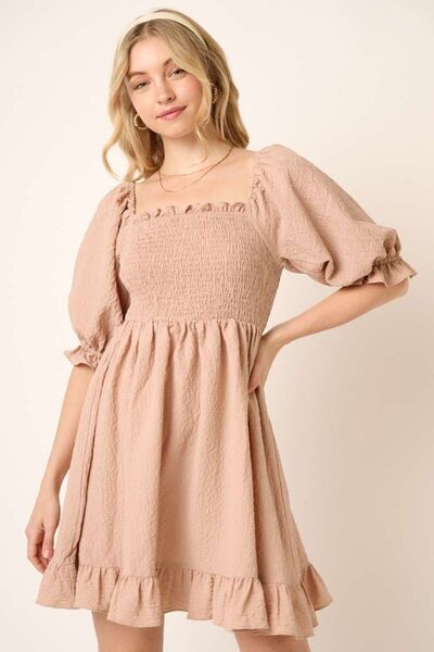 Robe courte demi-manches froncée à volants Mittoshop
