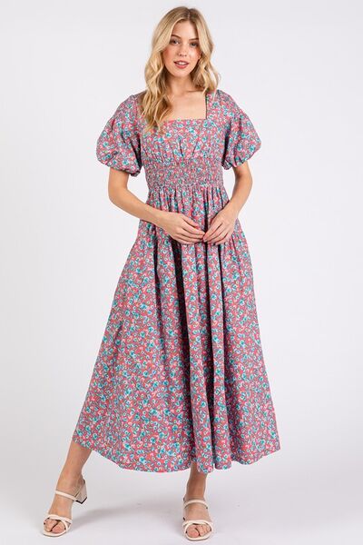 Mittoshop Gesmoktes geblümtes Midikleid mit eckigem Ausschnitt und Puffärmeln