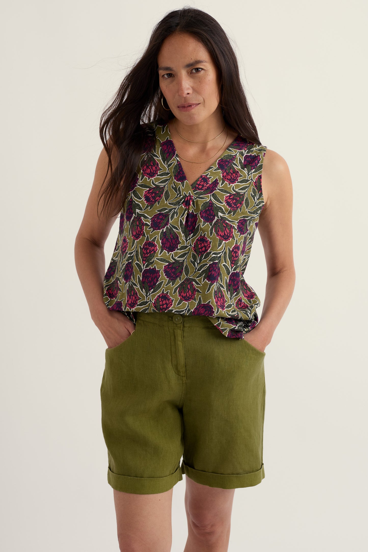 Achilla V-neck Vest
