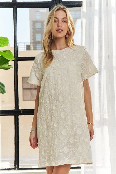 ADORA Robe droite à manches courtes et encolure ronde