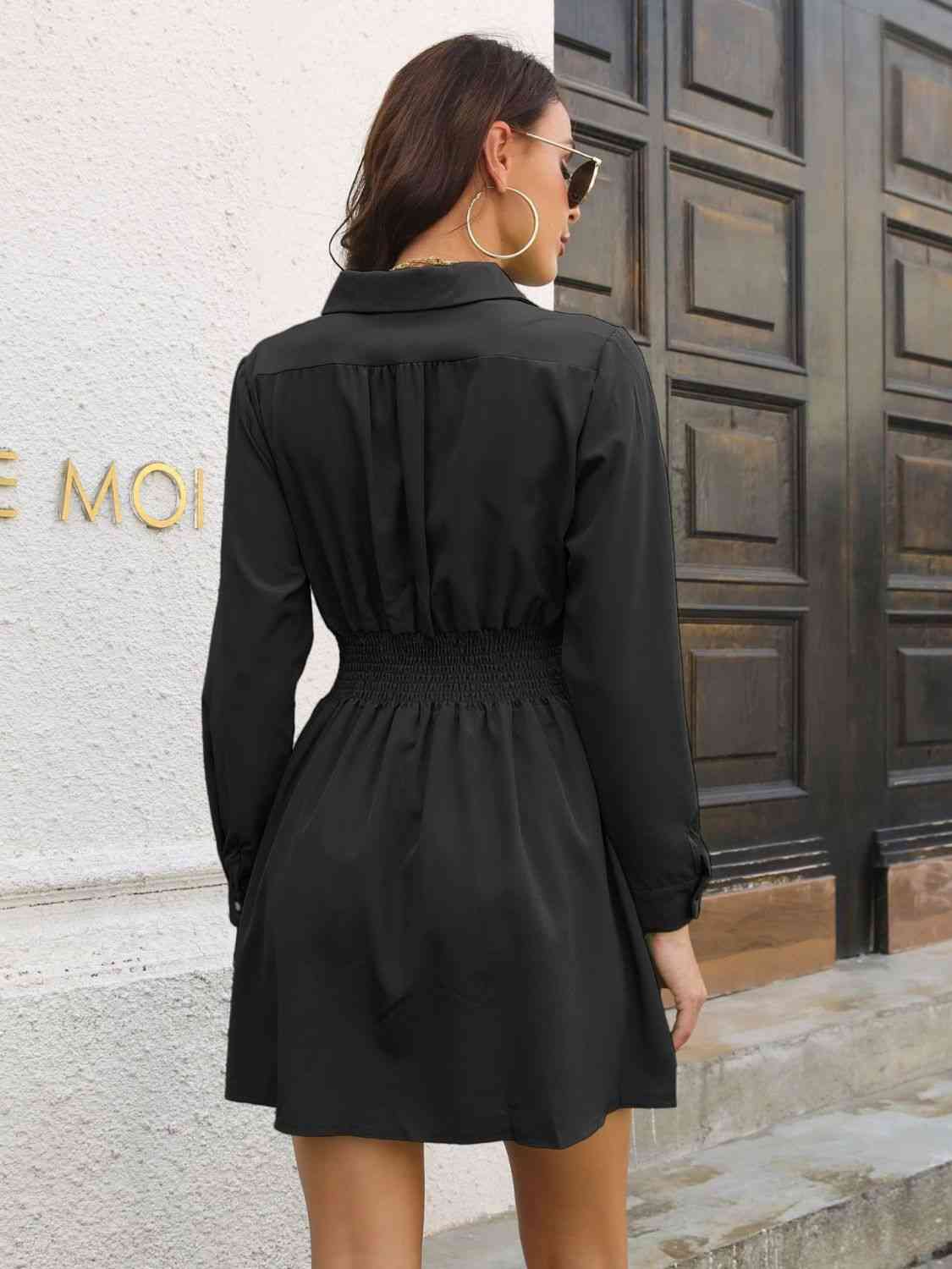 Robe Courte Johnny Collar Manches Longues et Taille Smockée