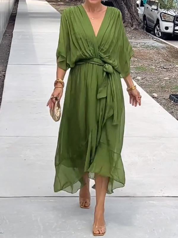 Robe en mousseline de soie élégante et stylée avec col en V
